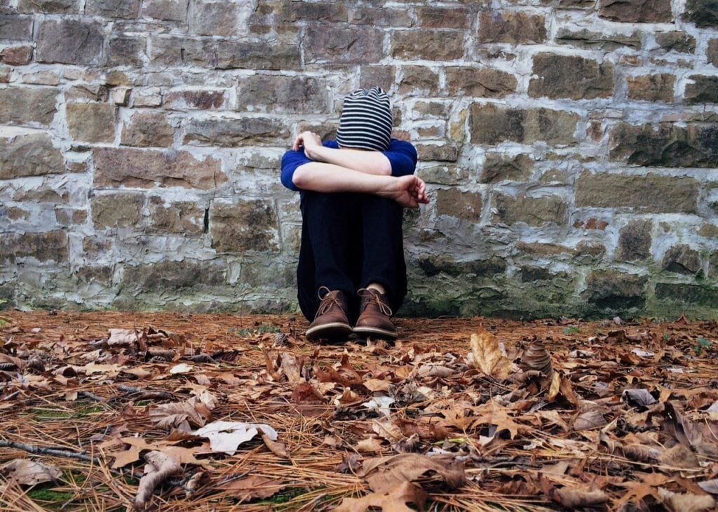 TIMIDITÉ amoureuse pourquoi un homme timide amoureux fuit ? Changeons avec Hervé Lero